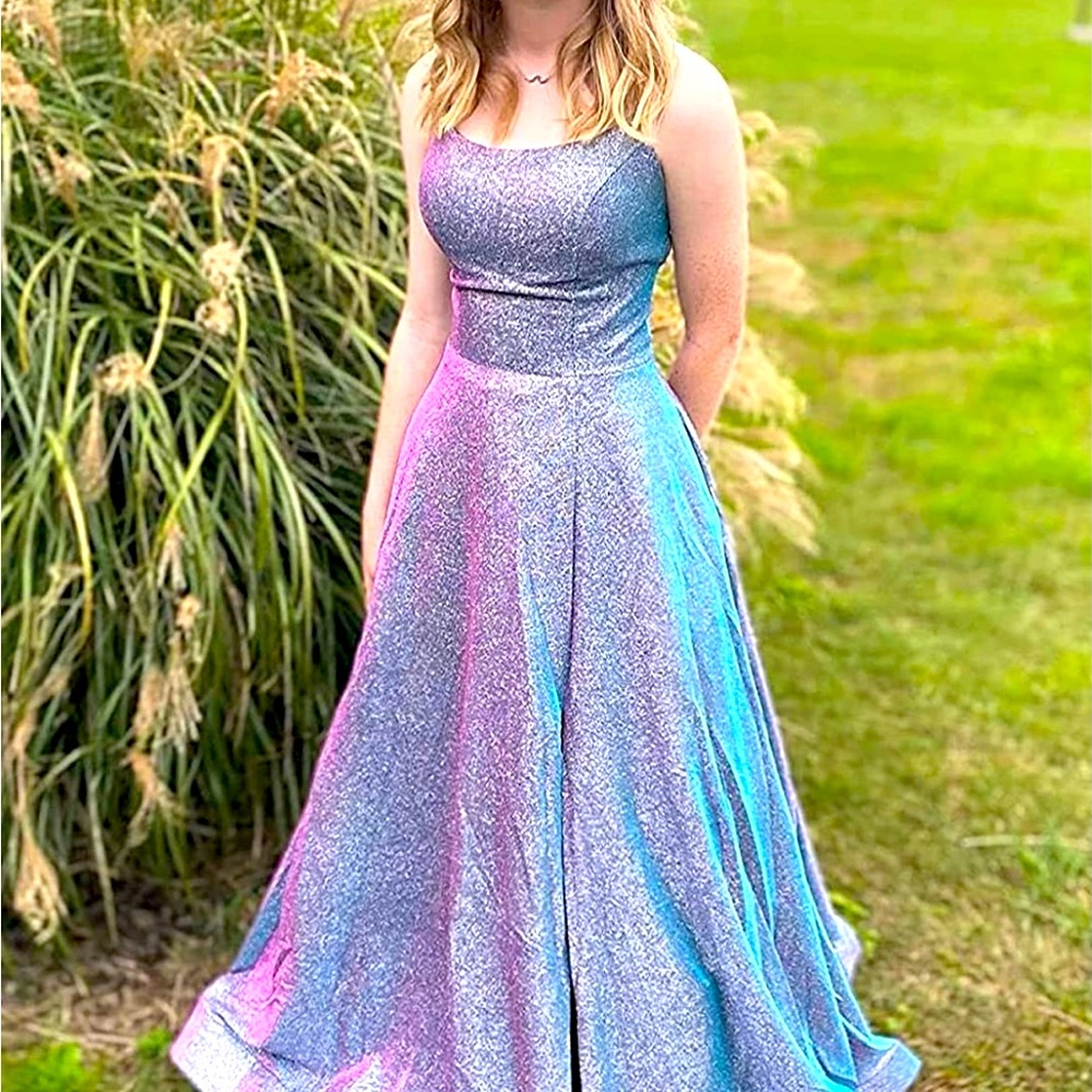 BNWOT prom/dressy Gown size 2